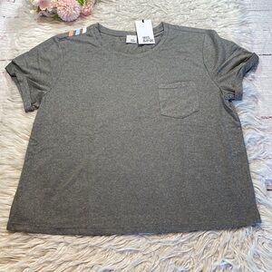NWT Iris & Ink Topwear Heathered Grey Pocket Tee sz M